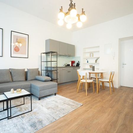 Spacious Apartment With Huge Shared Terrace And Grill Located Between City Centre And Donau River Wien Ngoại thất bức ảnh