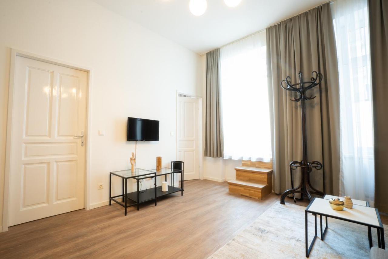 Spacious Apartment With Huge Shared Terrace And Grill Located Between City Centre And Donau River Wien Ngoại thất bức ảnh