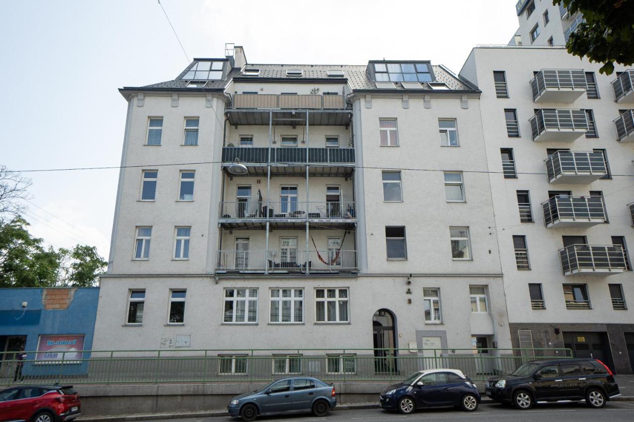 Spacious Apartment With Huge Shared Terrace And Grill Located Between City Centre And Donau River Wien Ngoại thất bức ảnh
